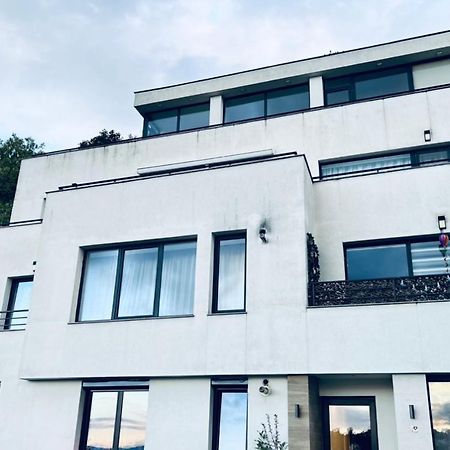 Central Apartment With Panoramic View Brasov Luaran gambar