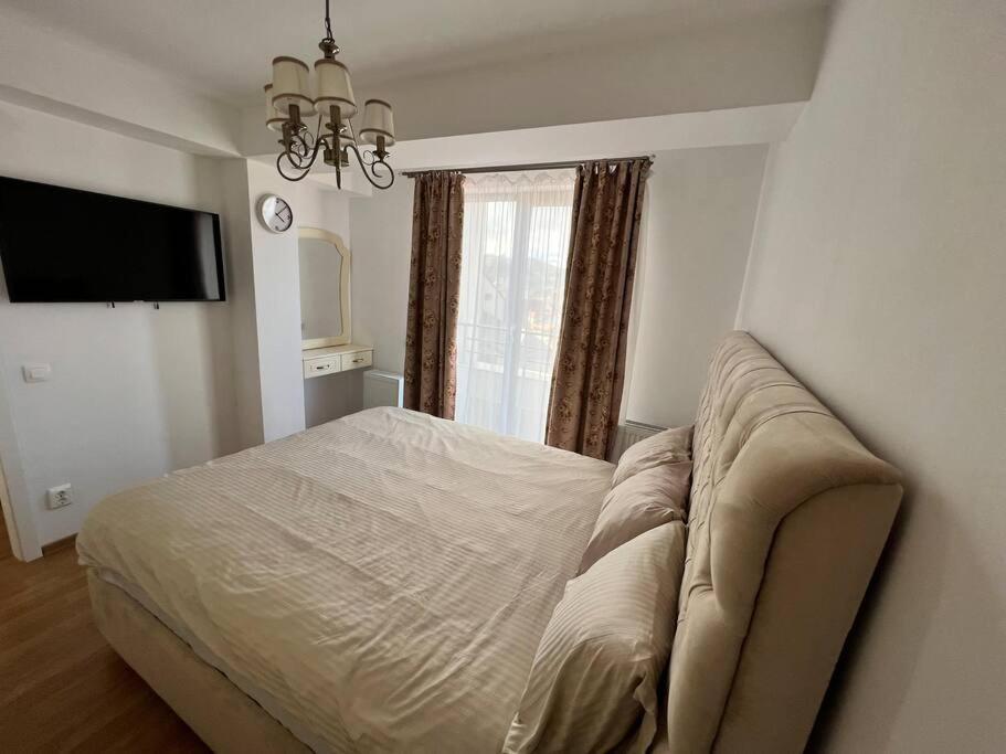 Central Apartment With Panoramic View Brasov Luaran gambar