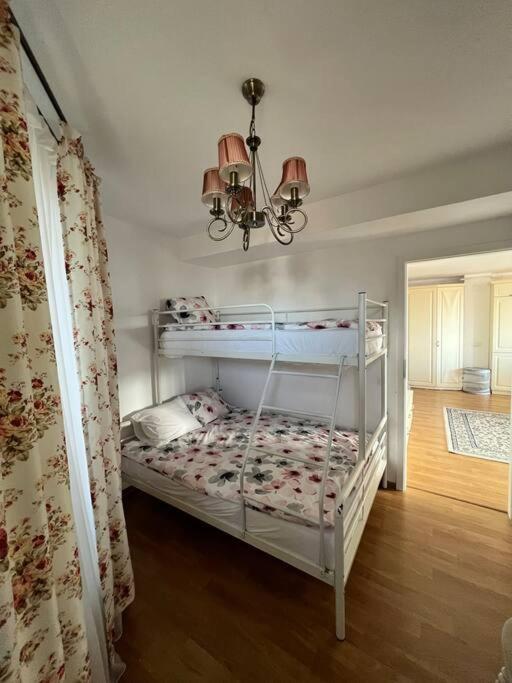 Central Apartment With Panoramic View Brasov Luaran gambar