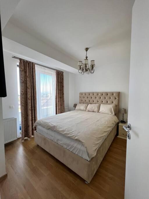 Central Apartment With Panoramic View Brasov Luaran gambar